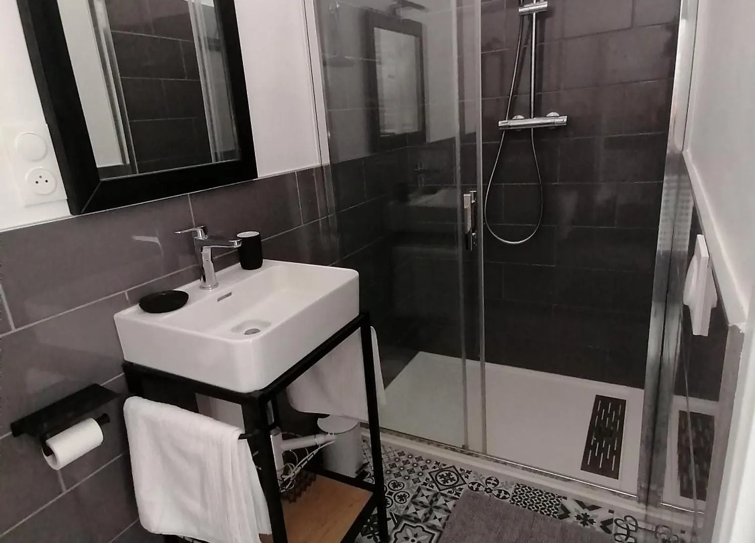 住宿加早餐酒店 Chambres D'Hotes Les 2 Tilleuls 菲雅克